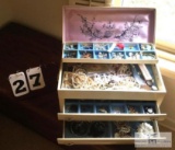 ASSORTED LOT OF JEWELRY
