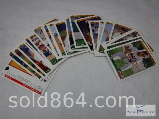 Assortment of baseball cards