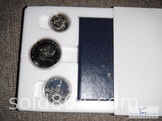 US Mint 3-coin silver proof Bicentennial set
