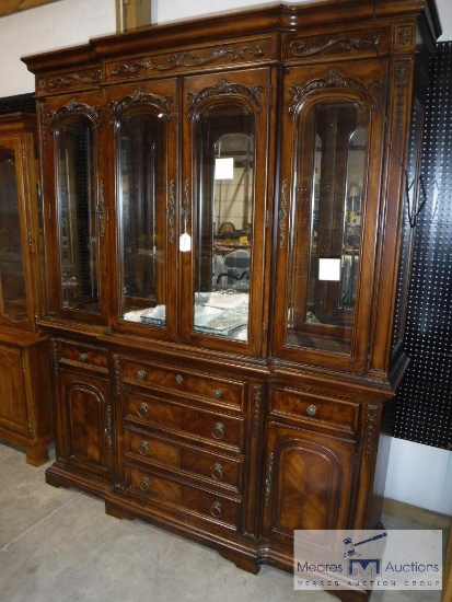 Broyhill China Cabinet