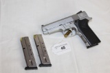 Smith & Wesson Mod. 4046 .40 S&W Pistol w/3 Mags.