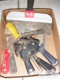 LOT - PUTTY KNIVES