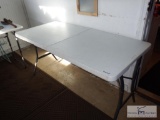 LIFETIME 5FT FOLDING TABLE