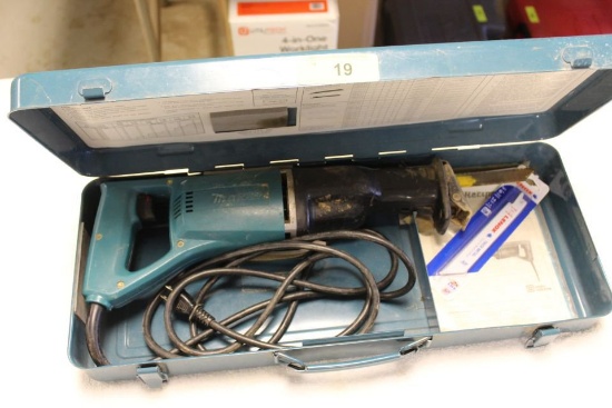 Makita JR3000V Recipro Saw w/Extra Blades & Metal Case.