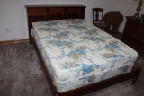 Mahogany Full Size Bed w/Headboard, Footboard & Rails.