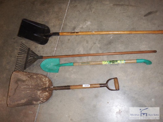 Mixed lot of garden tools