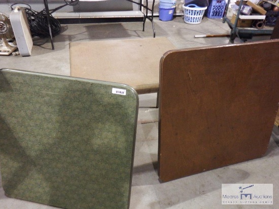 Lot of three collapsible tables