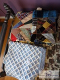 Mixed lot of quilts and throws