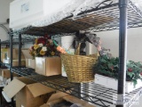 Large lot of decorative items and baskets