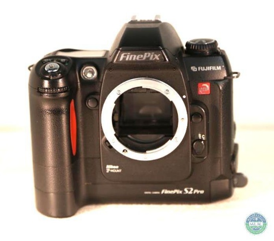 Fujifilm S2 Pro FinePix camera with power supply