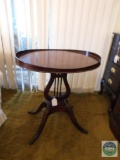 Mahogany Duncan-Phyfe lyre style oval end table