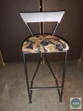 Bar stool