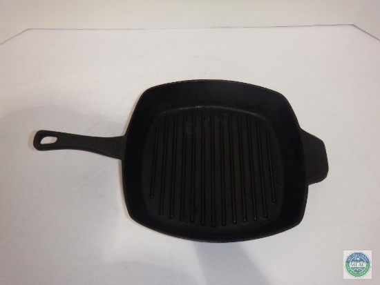 Cast by Calphalon grill pan
