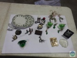 Mixed lot of decorative items