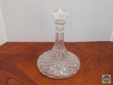 Crystal decanter with stopper