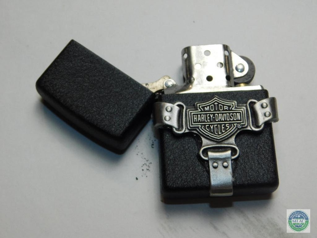 Zippo Harley Davidson Lighter & Keychain Collector Gift Set #124 in Tin |  Art, Antiques & Collectibles Collectibles Collectible Advertising  Tobacciana & Beer Advertising Lighters | Online Auctions | Proxibid