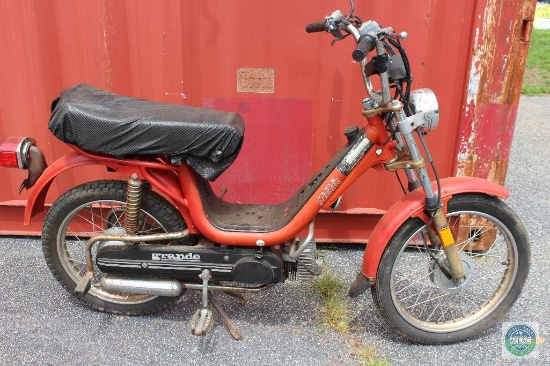 Vespa Grande moped