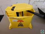 Commercial Use Mop Bucket and Strainer