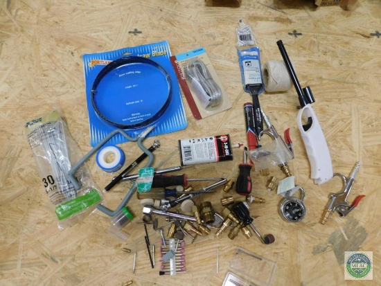 Lot Bandsaw Blade, Small Hand Tools, and Fasteners