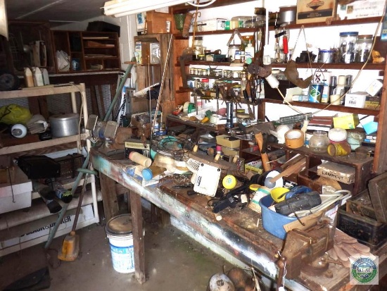 Contents of Work bench Bench vise, Hand tools, Hardware