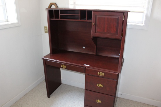 Cherry Style Desk w/Top.