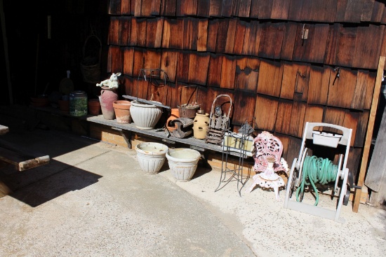 1 Lot of Yard Decorative Items.