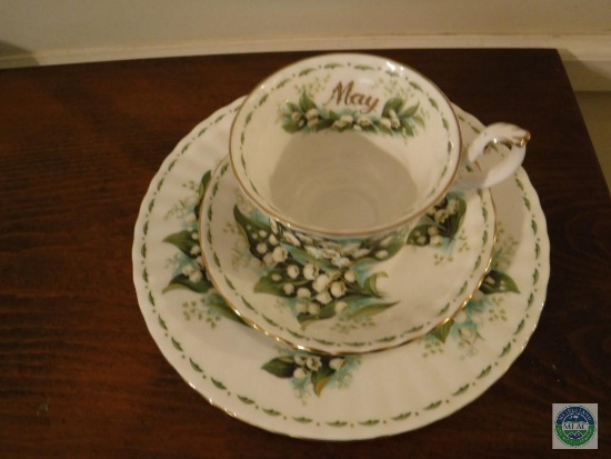 Royal Albert Flower of the Month Set