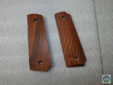 Checkered Wood Grips, Colt 1911