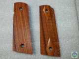 Diamond Checkered Wood Grips, fits Colt 1911