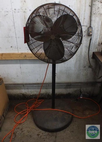 Patton 24" Pedestal Fan