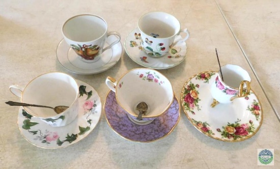 Lot 5 Collector Teacups & Saucer Sets