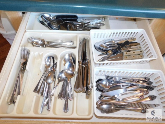 Contents Kitchen Drawer - Oneida Silverware Utensils