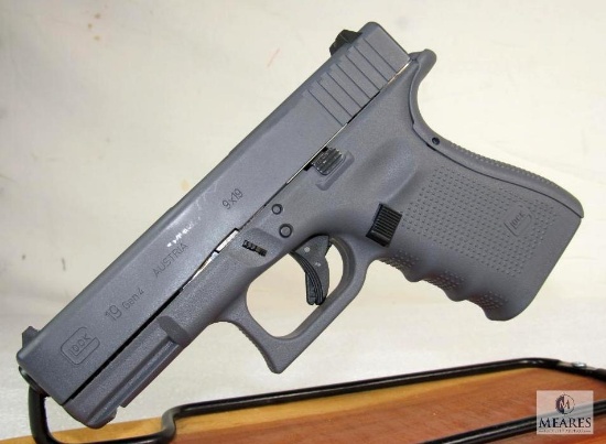 Glock 19 Gen 4 Semi-Auto Pistol in Tungsten Gray