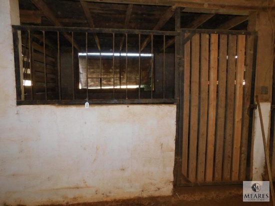 Metal Frame Horse Stall Bars & Wood Door
