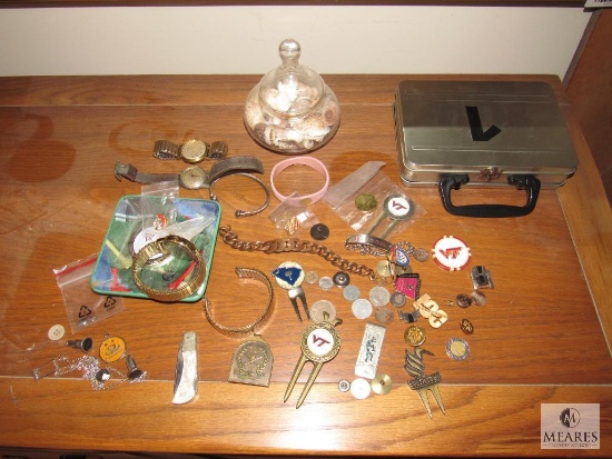 Lot of Men's Vintage Watches, Money Clips, Buttons, Coins, & Other Trinkets