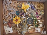 Lot Ladies Vintage Costume Jewelry Pins Brooches Bracelets Earrings Necklaces Rings Watch