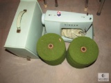 Vintage Singer Sewing Machine & 2 Rolls of Thread