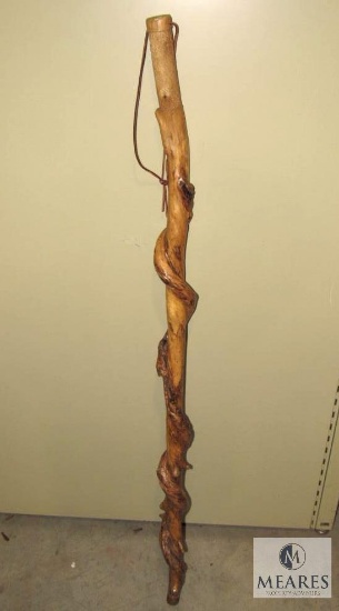 50" Twisted Wood Walking Stick Hand Carved checkered Handle Pine Wood ?