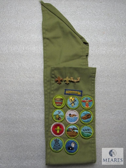 Boy Scout Sash w/ 11 Merit Badges Arrow of Light Patch & BSA Pins