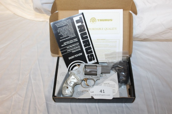 Taurus M85 Ultra-Lite .38 SPC. 5-Shot Revolver.