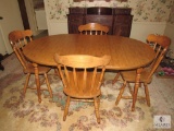 Dining room table Oval with 2 leafs and 4 Chairs