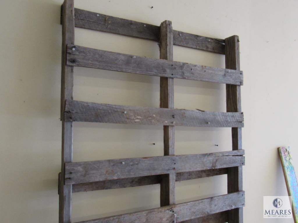 Pallet Style Art Display Rack Industrial Machinery Equipment