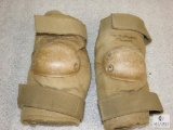 US Army Issue Knee Pads Nylon Velcro Strap Size Medium