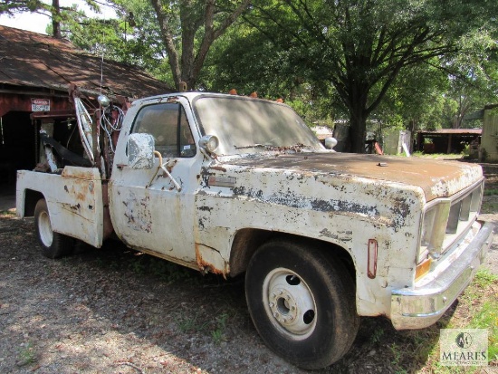 1973 GMC Custom Tow Truck Power Operator for Parts or scrap