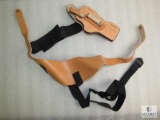 New Hunter suede lined leather shoulder holster, fits revolvers up to 4