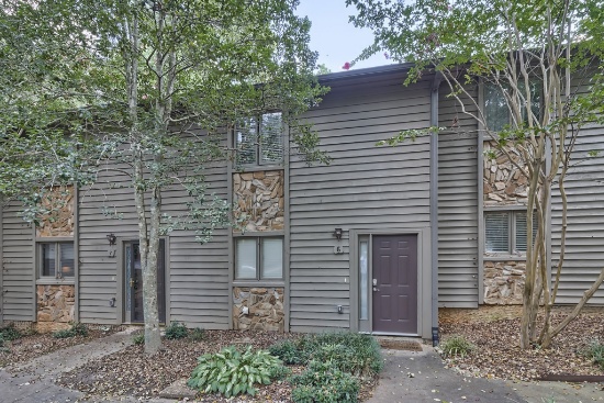 Golf Course Townhome - Greenville, SC