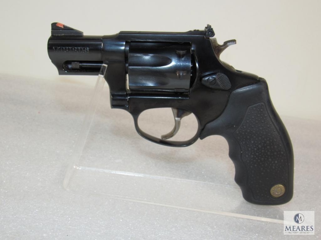 Taurus 5305 22 Mag Snub Nose Revolver Guns Military Artifacts Handguns Pistols Revolvers Online Auctions Proxibid