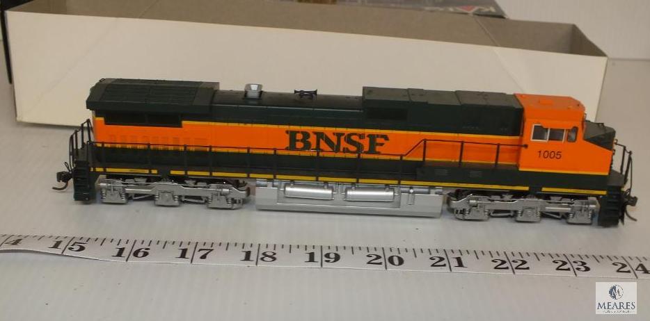 KATO GE C44-9W DASH9 37-1902 BNSF #1005