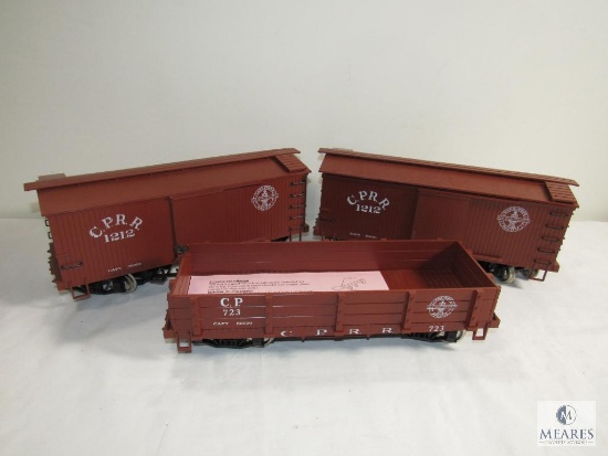 Lot 3 Train Cars - 2 Box Cars & 1 Open Top Carrier - all appear new