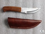 New fixed blade skinner with sheath